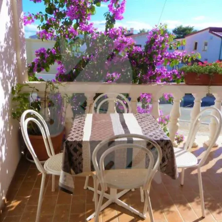 Gama Apartment Vir